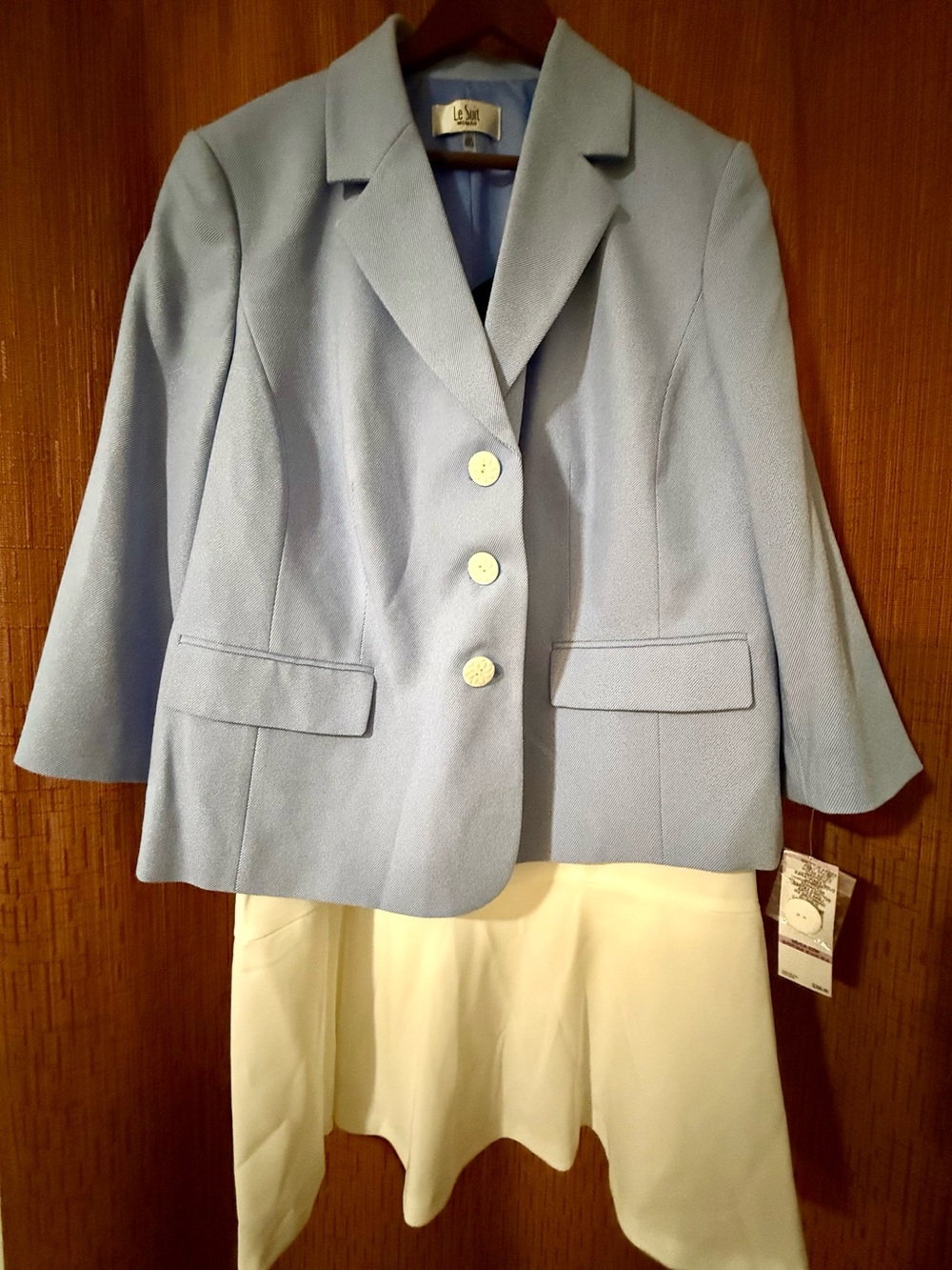 Le Suit Chambray and White Tailored Suit NWT 22W